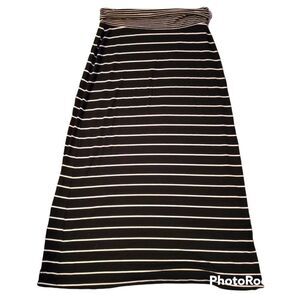 Old Navy Ladies Size Large Black & White Striped Pull On Maxi Skirt